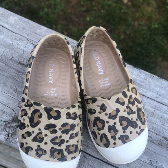 Old navy girls slip on shoe - Picture 3 of 5